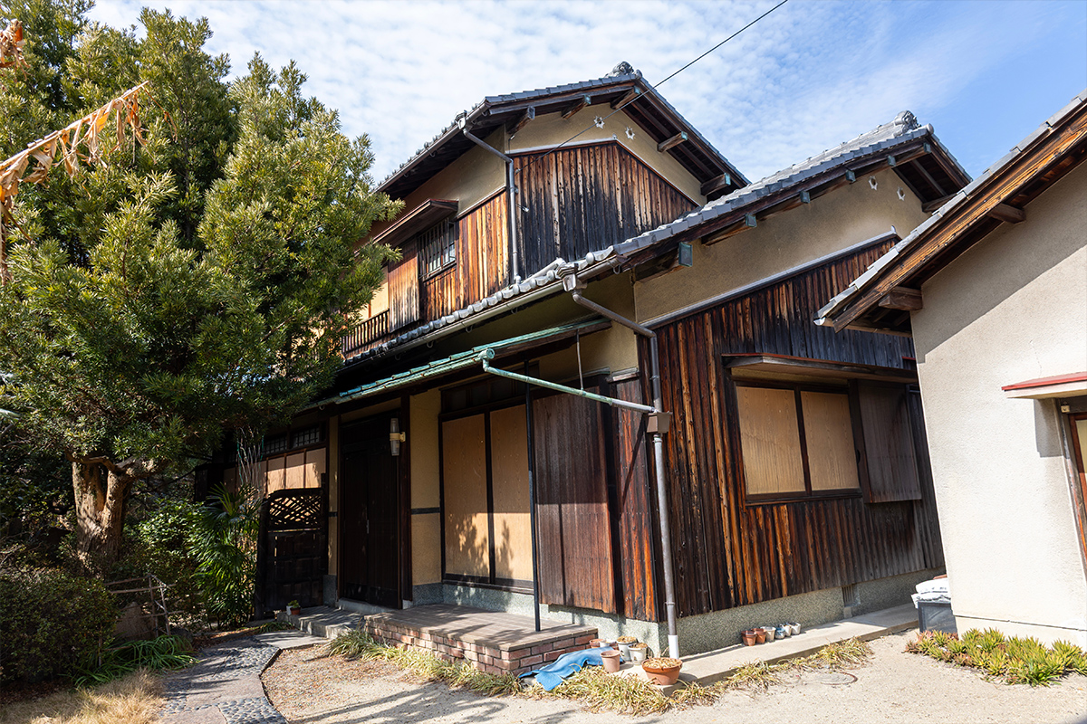 1. 高岡市にお住まいのH様が、「ホームインスペクションを行うことで築古の実家でも売却できた事例」