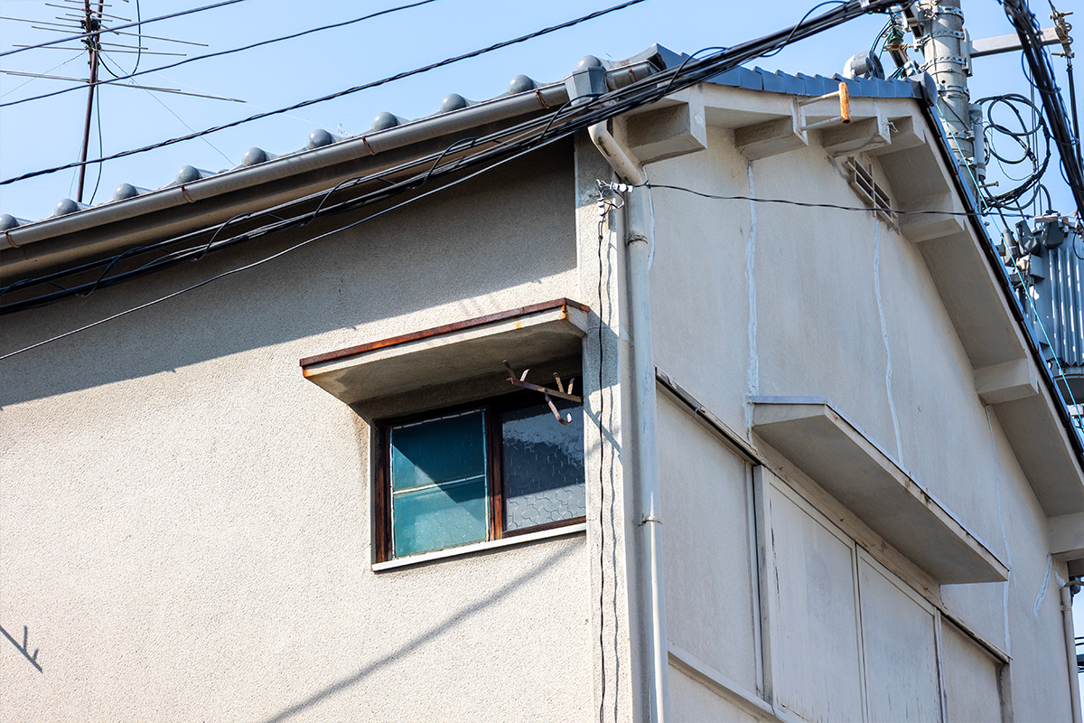 2. 高岡市にお住まいのC様が、「ホームステージングで相続した築古物件の印象を刷新し、スムーズな売却に繋げた事例」
