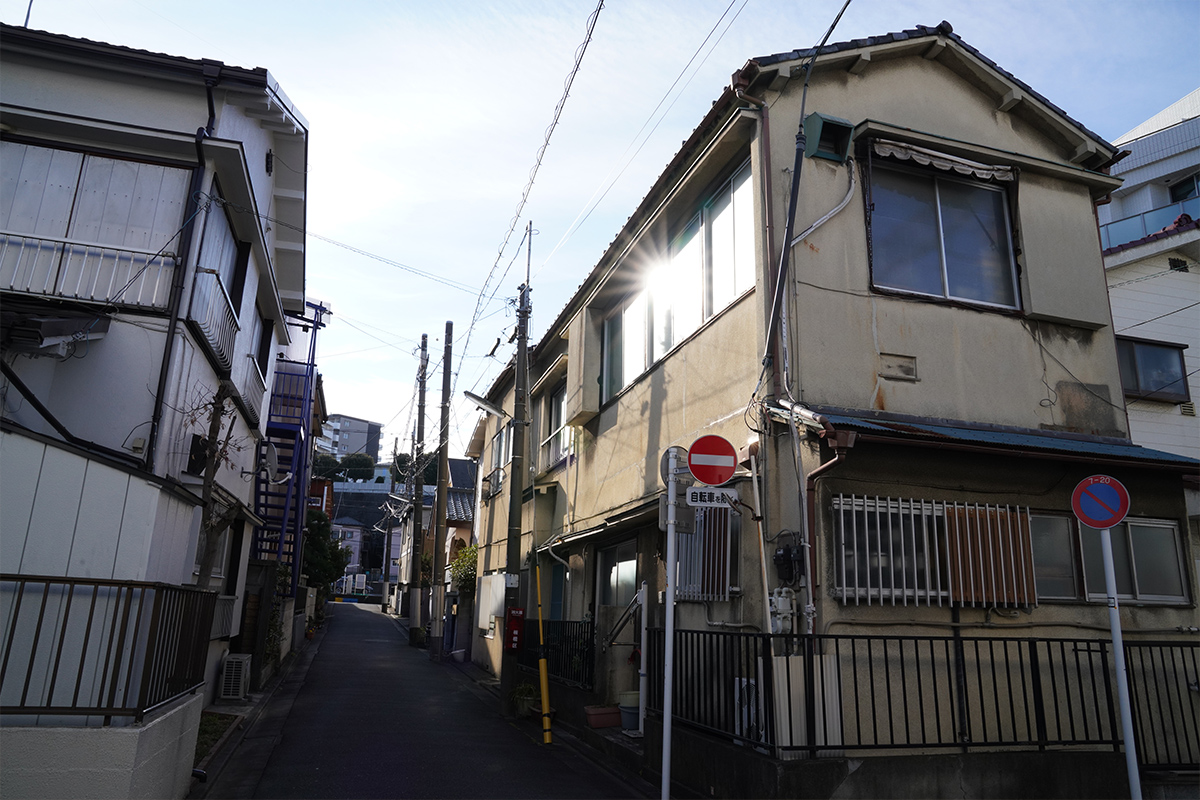 1. 高岡市にお住まいのE様が「遺品整理の負担を軽減し、早期に売却できた事例」