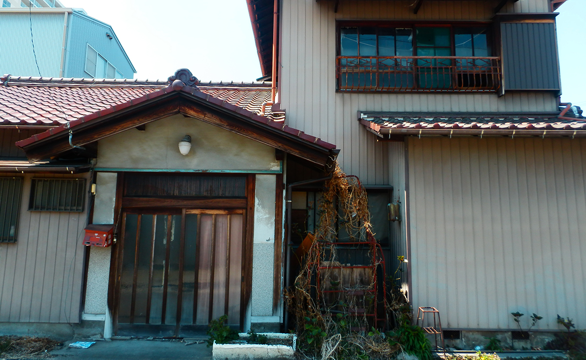 2. 遠方にお住まいのM様が、「兄が実家を独占していたが、無事に売却できた事例」
